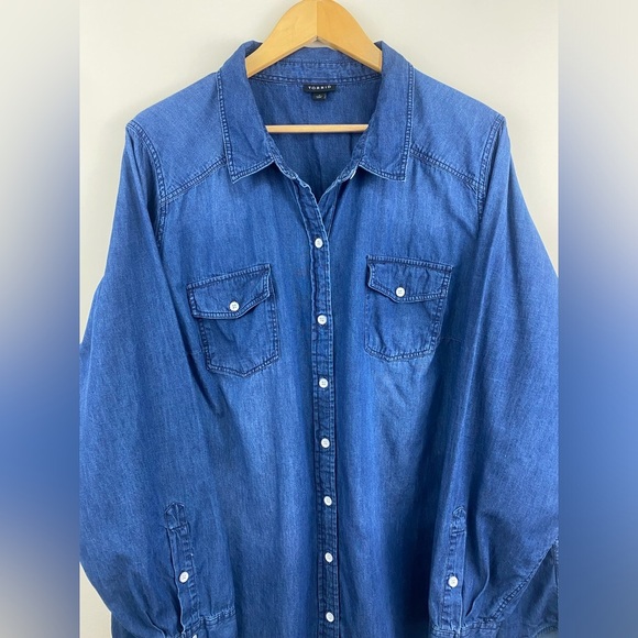 Torrid Women’s Size 3X Taylor Medium Wash Denim Button-Down Shirt - Picture 5 of 10
